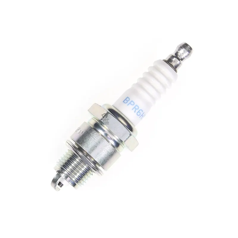 Bougie d‘allumage NGK pour tondeuse, tronçonneuse. BPR6HS Prix Promo