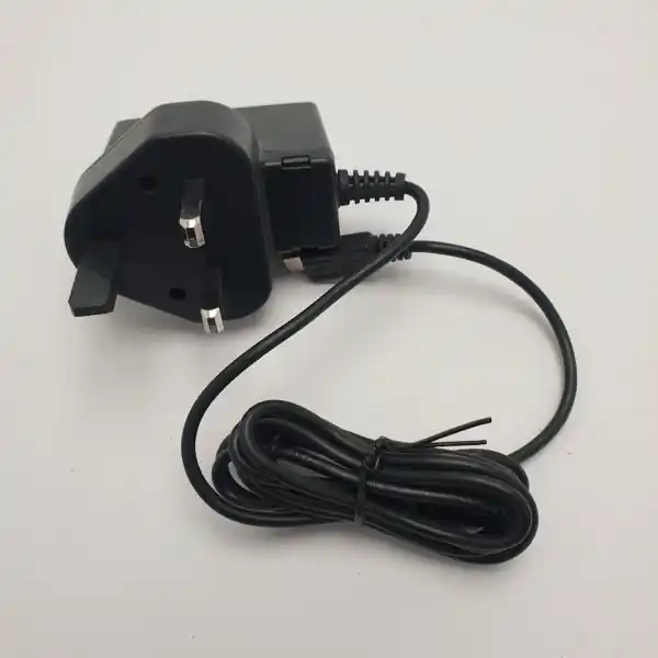 Chargeur de batterie d‘origine BOSCH 2 609 120 421 Soldes